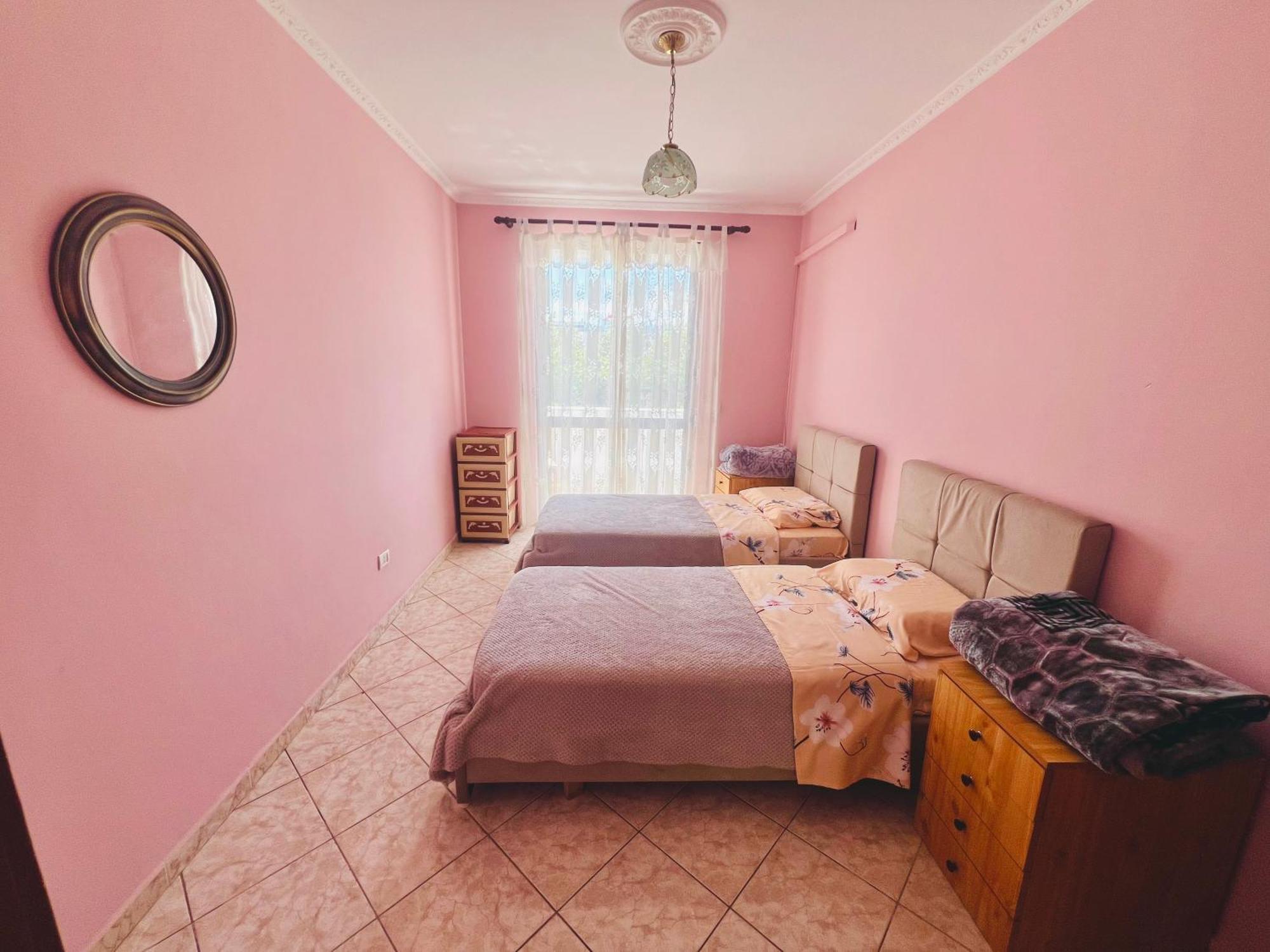Lovely 3-Bedroom Rental Unit In Durrës Kültér fotó