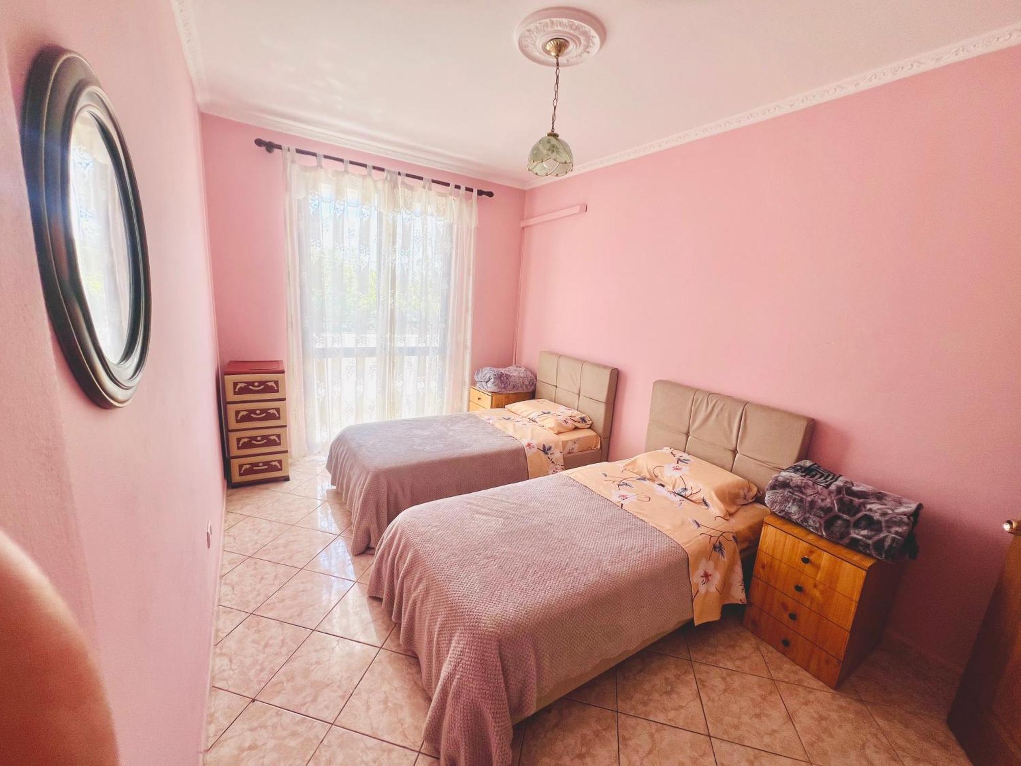 Lovely 3-Bedroom Rental Unit In Durrës Kültér fotó