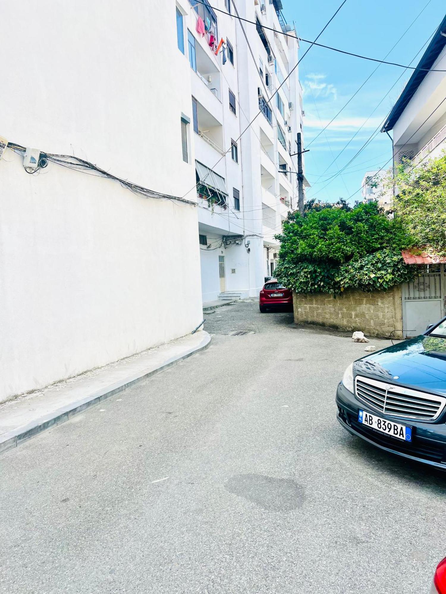 Lovely 3-Bedroom Rental Unit In Durrës Kültér fotó