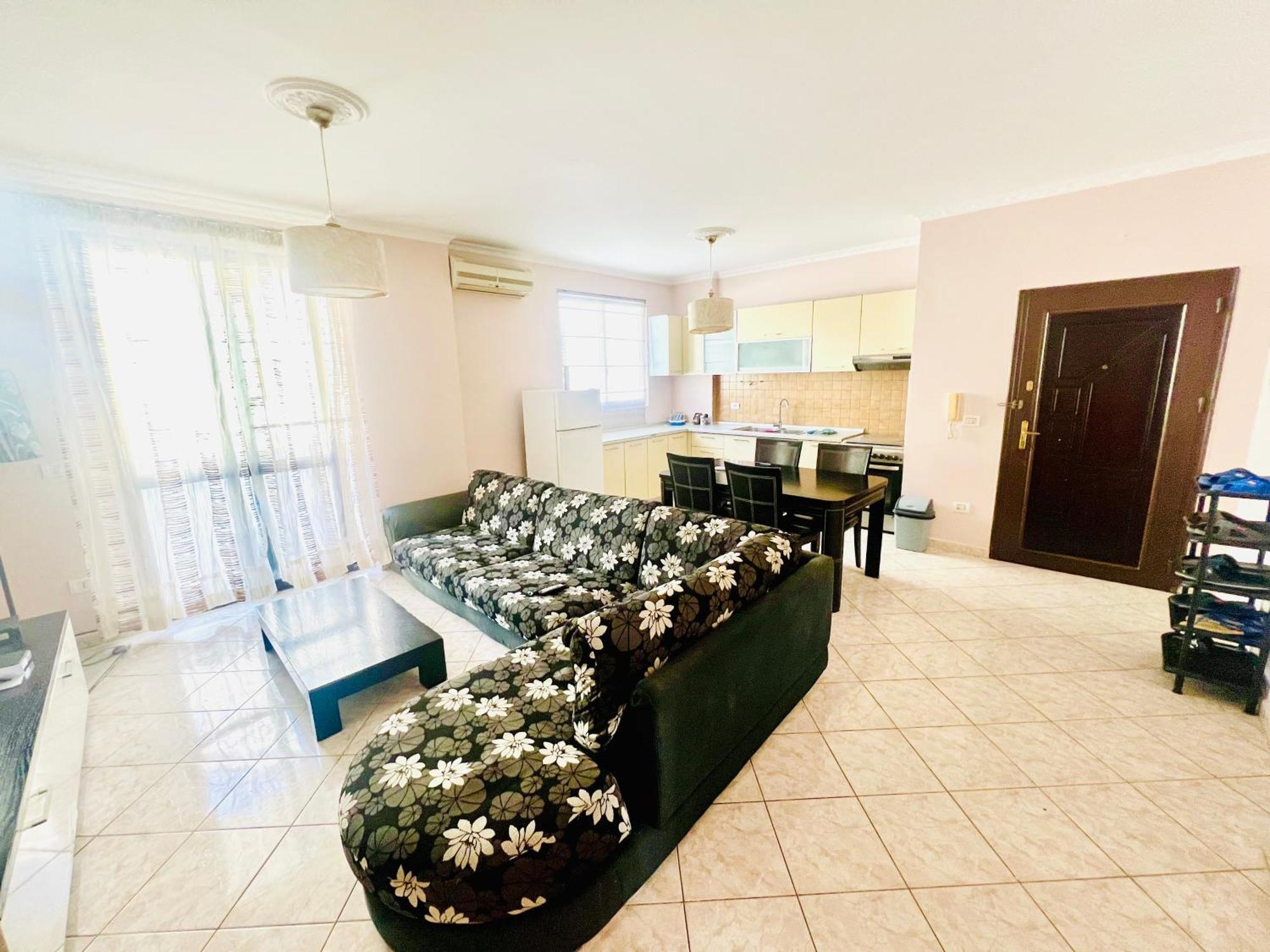 Lovely 3-Bedroom Rental Unit In Durrës Kültér fotó